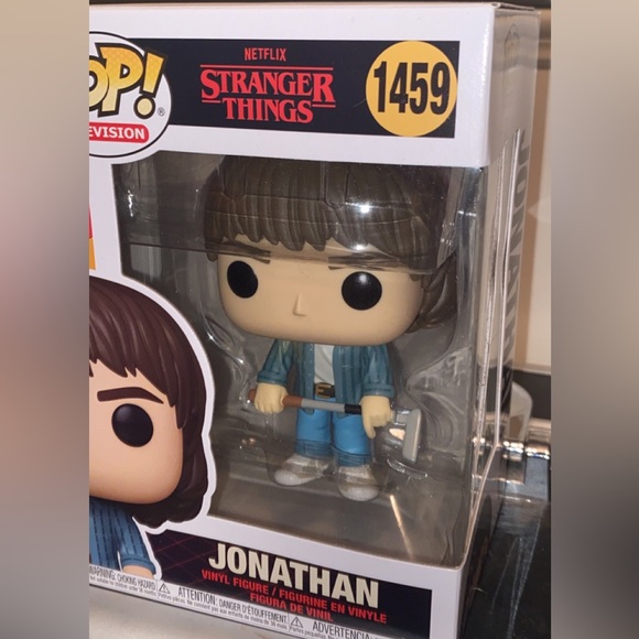 NIB - Stranger Things “Johnathon Season 4” Funko Pop - Picture 6 of 11